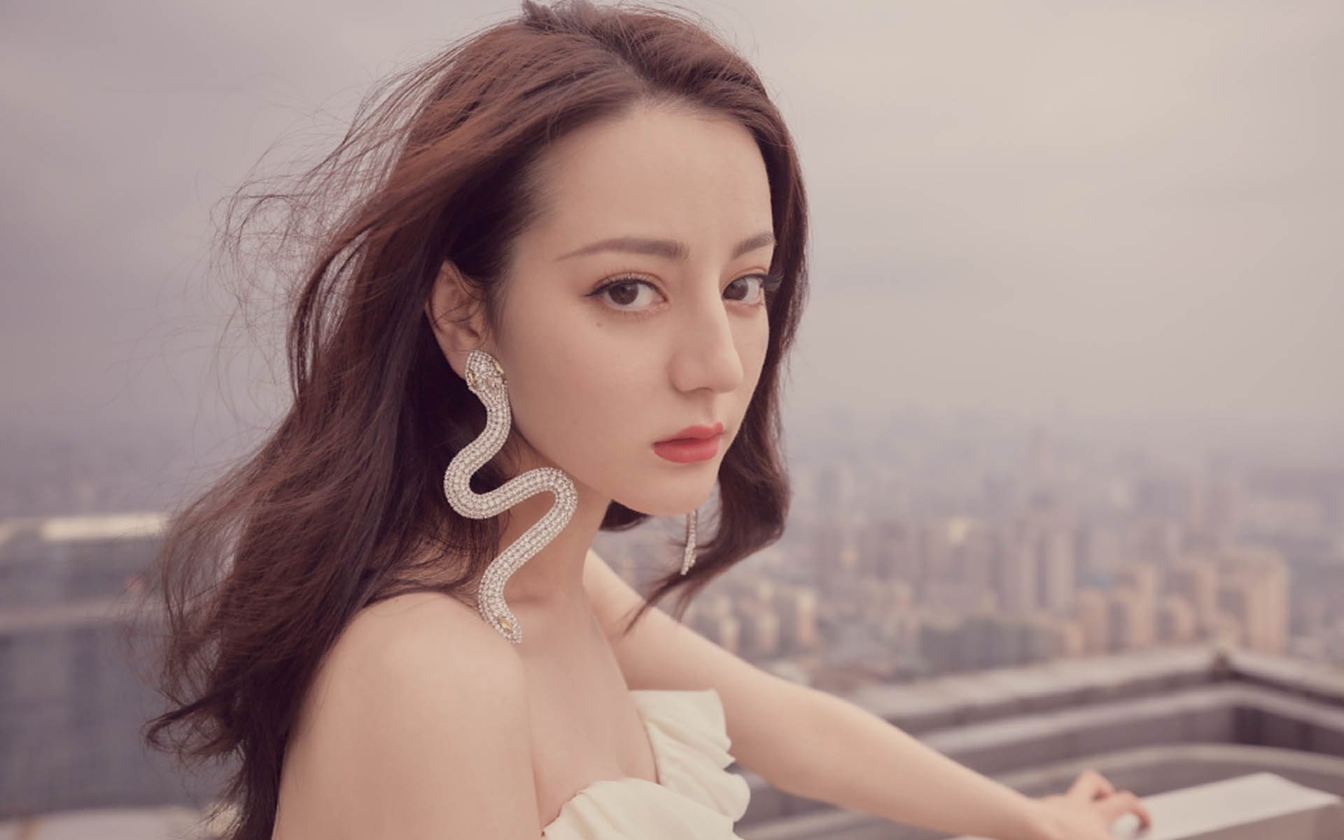 开云平台-超越篮球的哈登时刻，当个人英雄主义与集体铁血完美交融