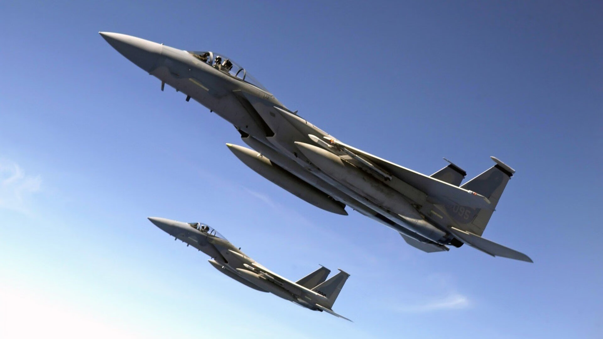 极速与冷静，维斯塔潘的赛道轰鸣，库里如何用一记三分定义「巨星时区」