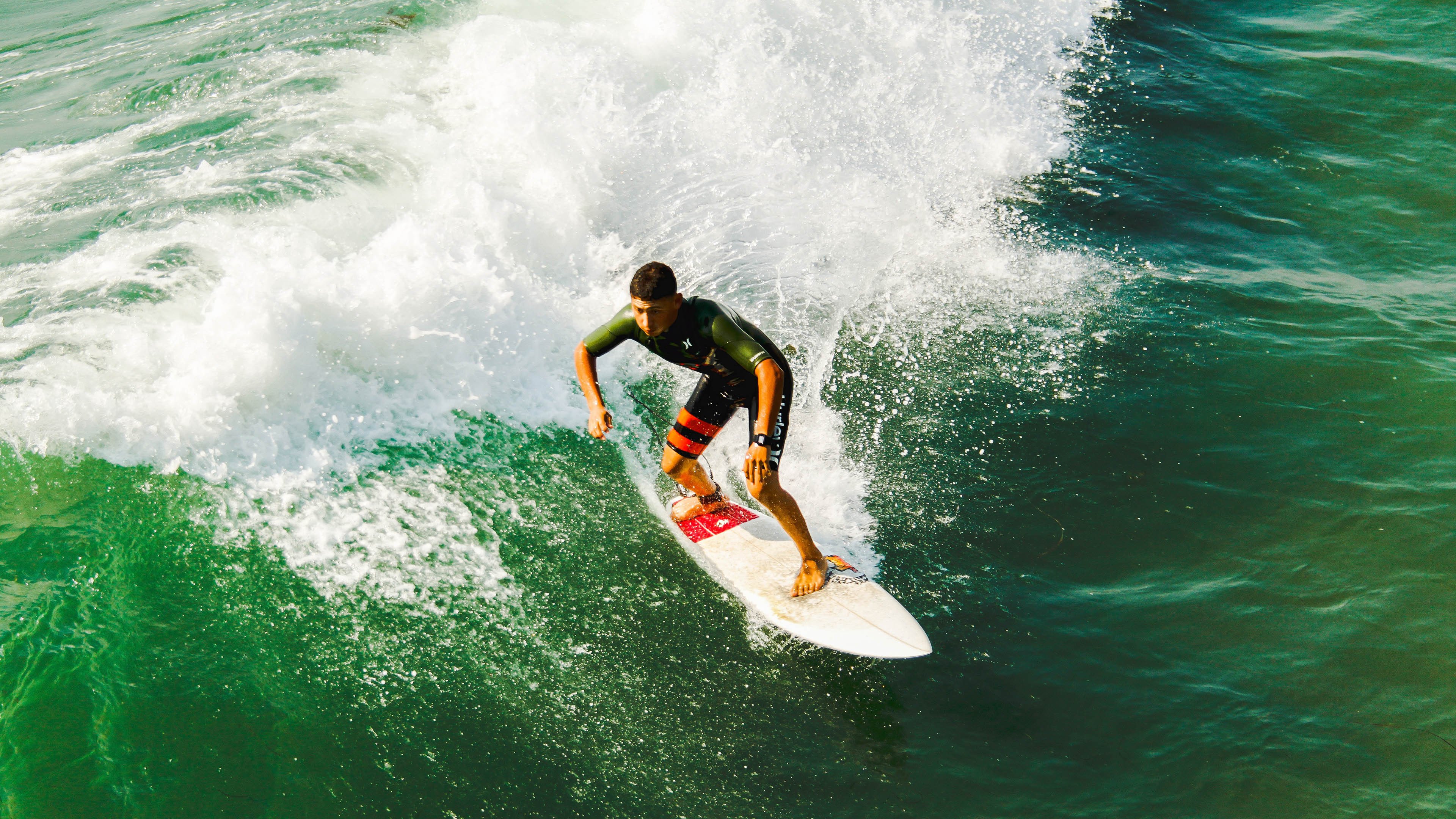 谁赢谁输已不重要！秘鲁奥地利的疯狂雨战，库尔图瓦一人演了场悲喜剧