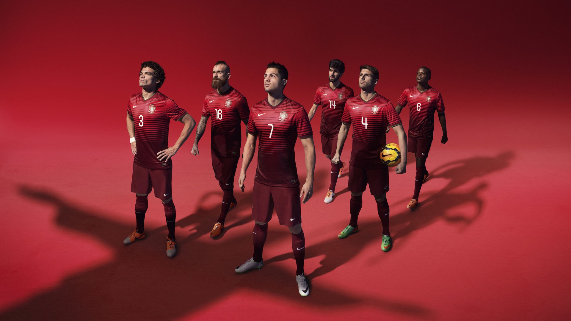 东方火焰吞噬桑巴，黄喜灿赛后评分拉满，日本足球正面击溃巴西的战术革命