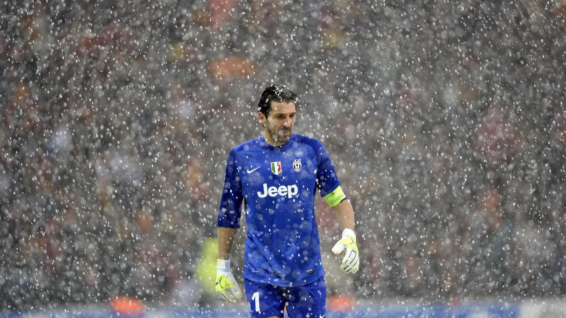 莱万一剑封喉！阿尔及利亚绝境逆袭冰岛背后的全球足球暗流