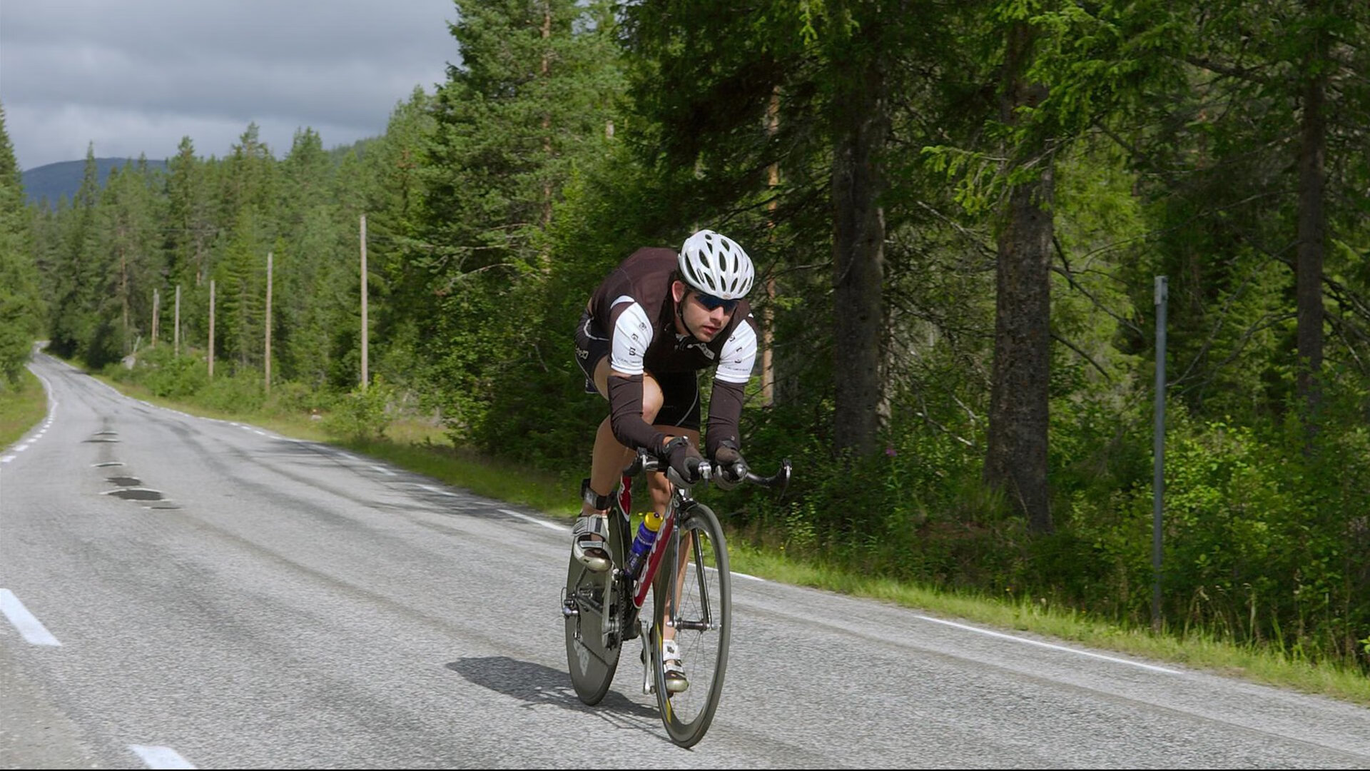 开云-钢铁防线对烈焰引擎，赖斯如何用一场防守大师课让F1街道赛窒息